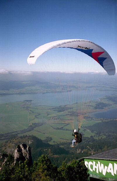 Paragliding in Tuscany