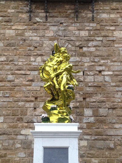 Koons' work outside the Palazzo Vecchio