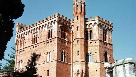 Castello di Brolio, facade