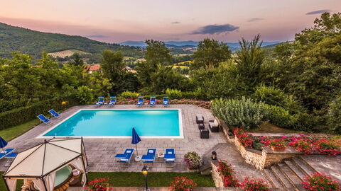 Palazzo Rosadi, pool and view