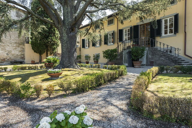 Villa San Gennaro, Exterior