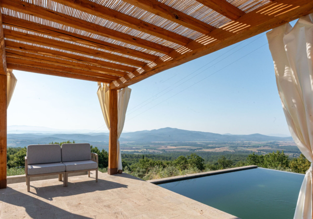 Oasi di Benessere Bio, pool and views