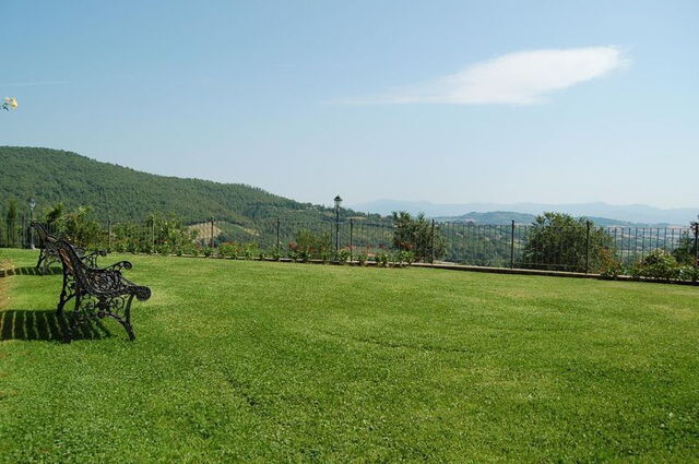 villa garden in tuscany