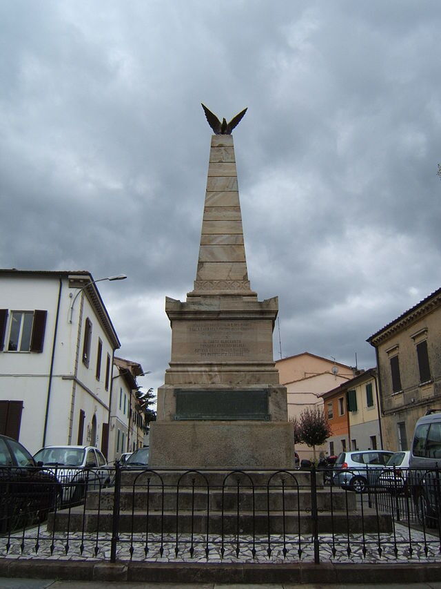 War statue in Collesalvetti