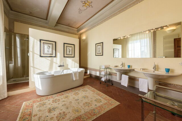 Villa Moriano, bathroom