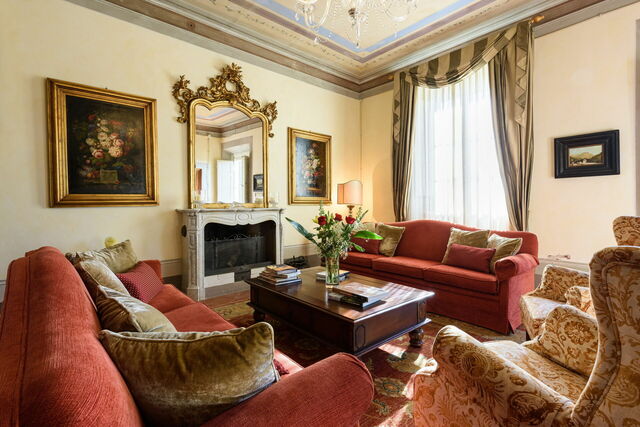 Villa Moriano, living room