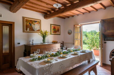 Alessandra Alla Poggetta, dining room