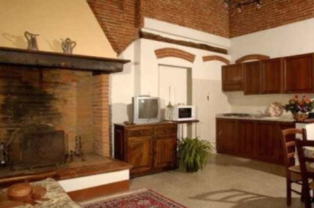 Fattoria Della Nave Fireplace