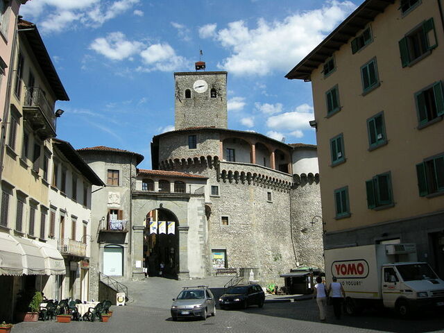 Aroistesca castle in Castelnuovo di Garfagnana