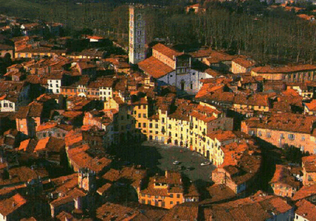 lucca city centre