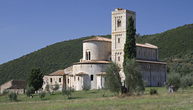 View of the Abbey in a sunny day