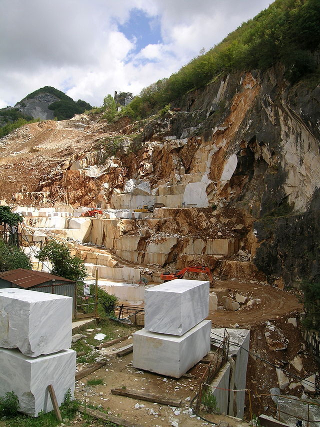 White marble of Massa quarry