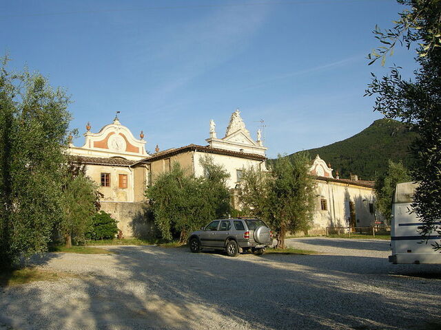 Certosa di calci courtyard