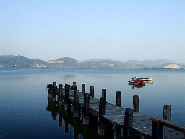 A peaceful Massaciuccoli lake