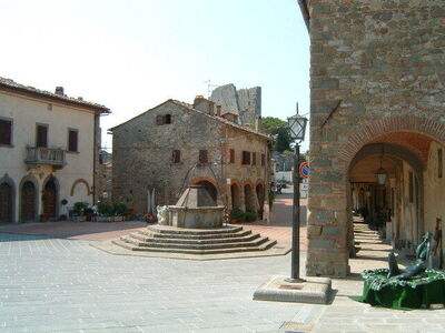 civitella town piazza