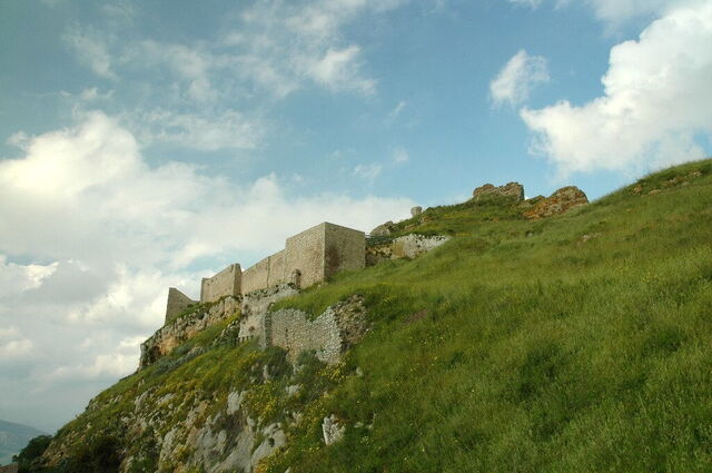 Lari Castle