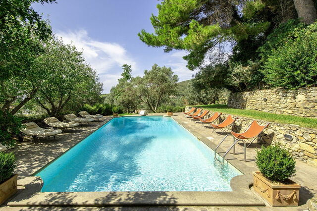 Castello Leopoldo, pool