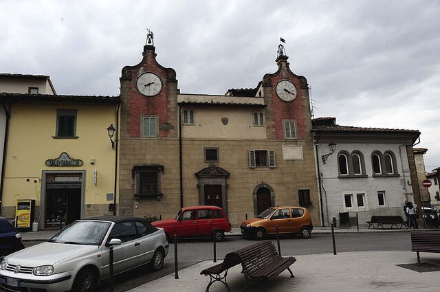 main square in montespertoli