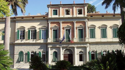 School at the Botanic Gardens of Pisa