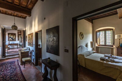 Castello Uliveta, hallway