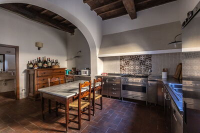 Castello Uliveta, kitchen