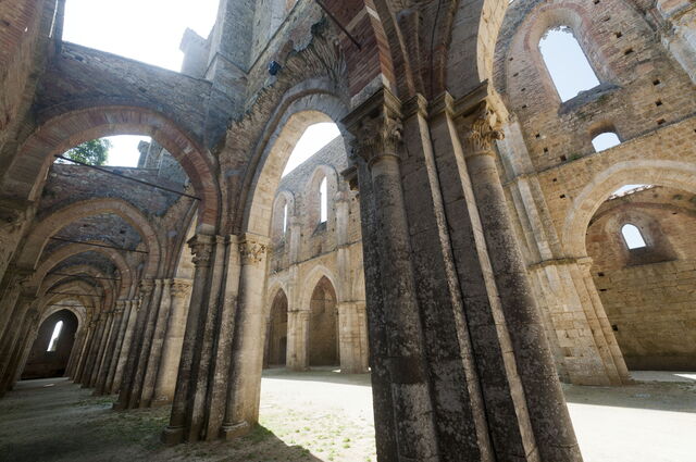 the sun's rays that penetrate San Galgano