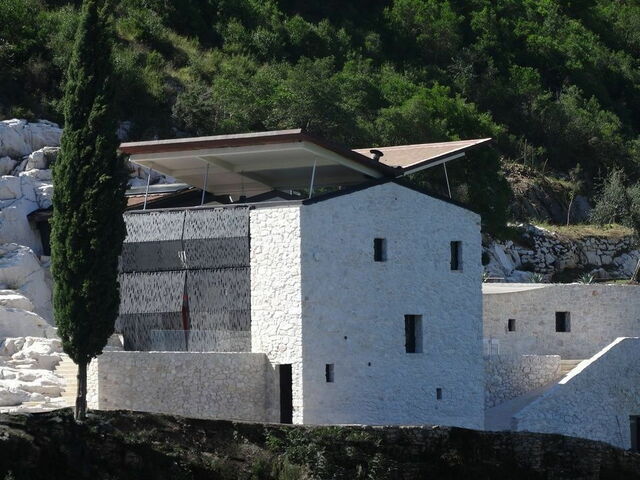 Casa Farfalla, shutters