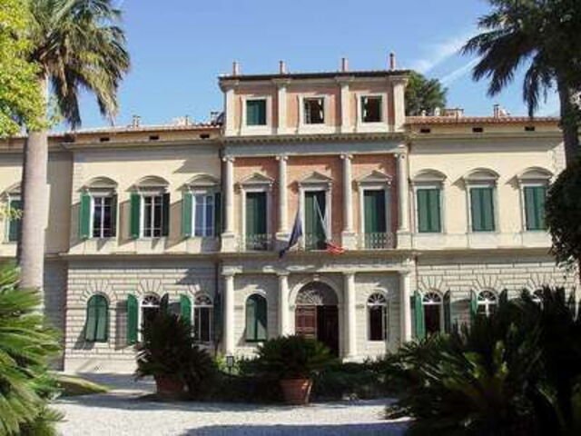 School at the Botanic Gardens of Pisa