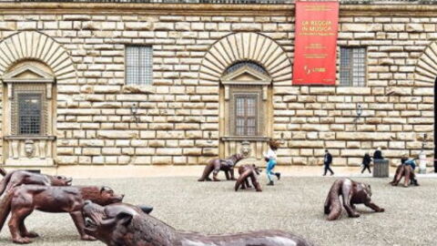 100 Wolves at the Palazzo Pitti
