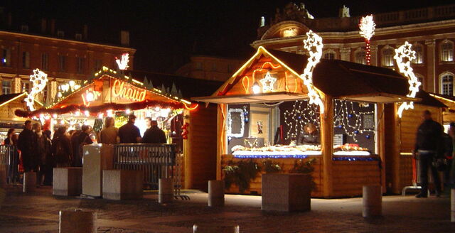 christmas market tuscany