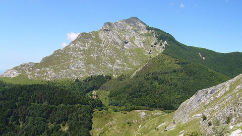 an interesting cave system is inside monte corchia