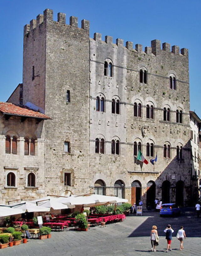 the underground tunnel of massa marittima begins here!