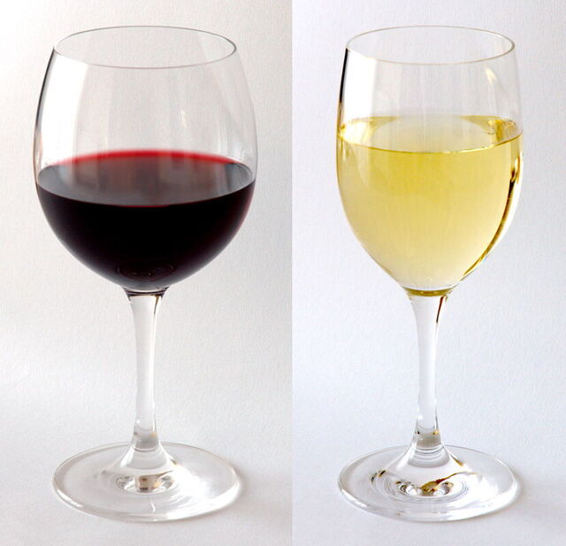 glass of red and white wine