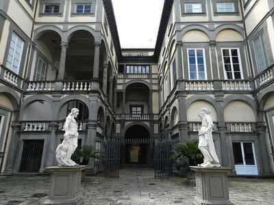 Palazzo Pfanner, facade