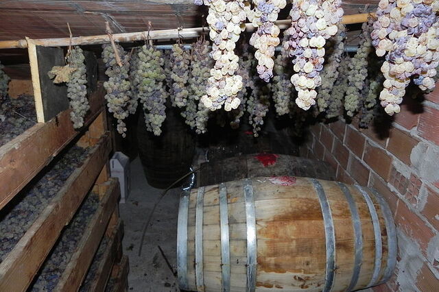 Making Vin Santo