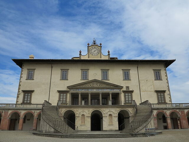 Facade, Poggio a Caiano