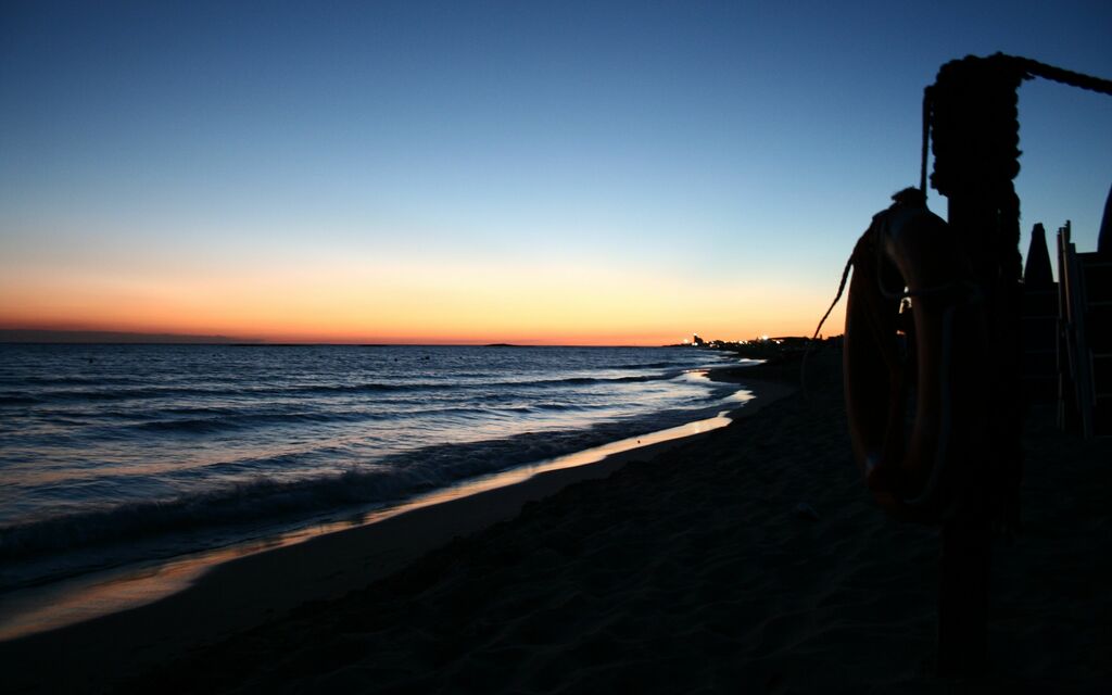 tramonto sul mare del salento
