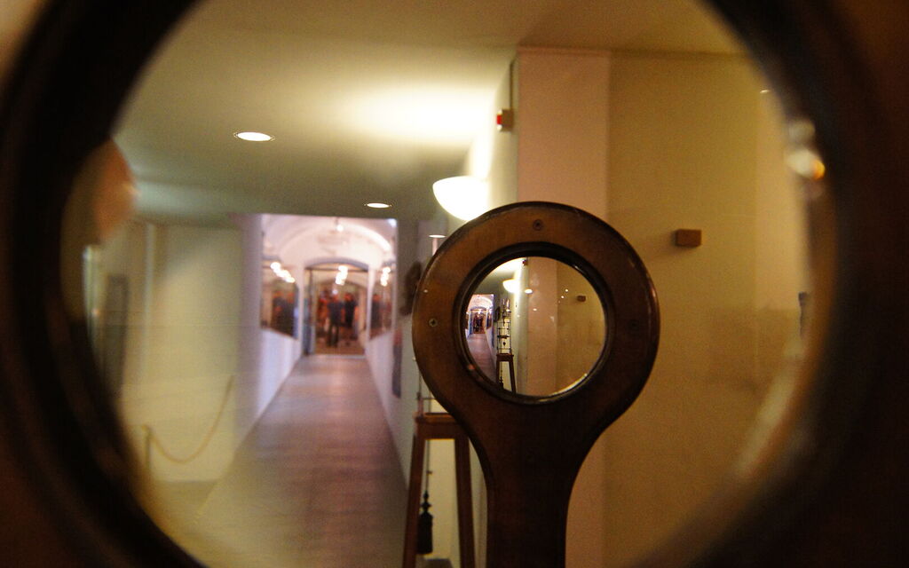 Camera 122