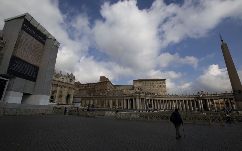 Piazza San Pietro. ROMA