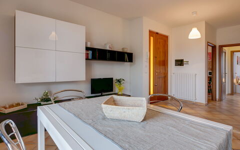 La Casina Del Canneto: Furniture, Room, Property, Interior Design, Building, Floor, House, Real Estate, Bedroom, Wood Flooring