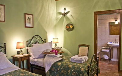 Accommodation:&nbsp;Aliseo Cottage