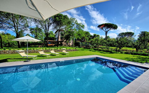 Villa Marietta: Swimming Pool, Property, Real Estate, House, Estate, Home, Building, Leisure, Architecture, Resort