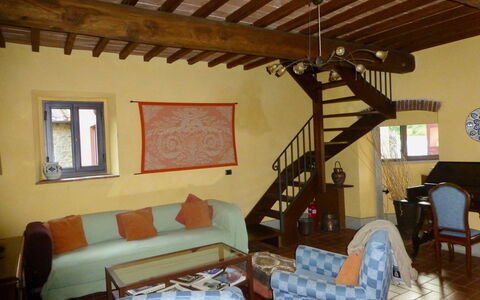 Mulino a Montegonzi Di Rimaggio: Room, Property, Furniture, Living Room, Building, House, Interior Design, Real Estate, Table, Beam