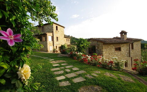 Villa Ardene: Property, House, Cottage, Building, Home, Flower, Rural Area, Plant, Garden, Real Estate