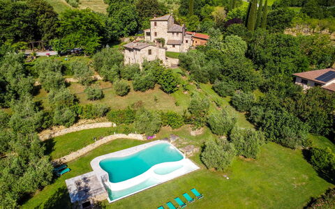 Villa Ardene: Plant, Building, Tree, Nature, Natural Landscape, Botany, Vegetation, Grass, Land Lot, Urban Design