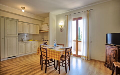 Accommodation:&nbsp;Giallo