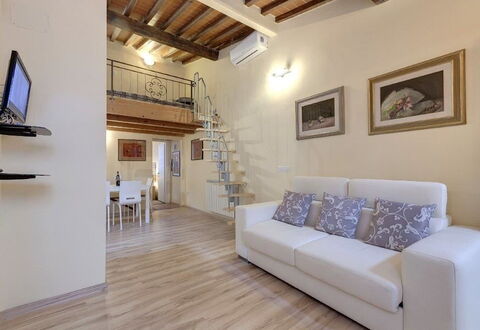 Residenza Monna Lisa: Property, Room, Building, Furniture, Interior Design, Floor, Real Estate, Wood Flooring, Living Room, House