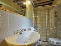 Accommodation:&nbsp;Ginestra