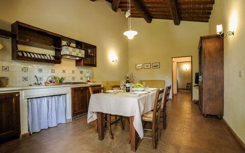 Accommodation:&nbsp;Paulonia
