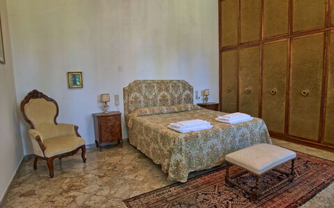 Il Poggio Di Patrignone: Room, Furniture, Property, Bedroom, Bed, Interior Design, Bed Sheet, Wall, Floor, Building